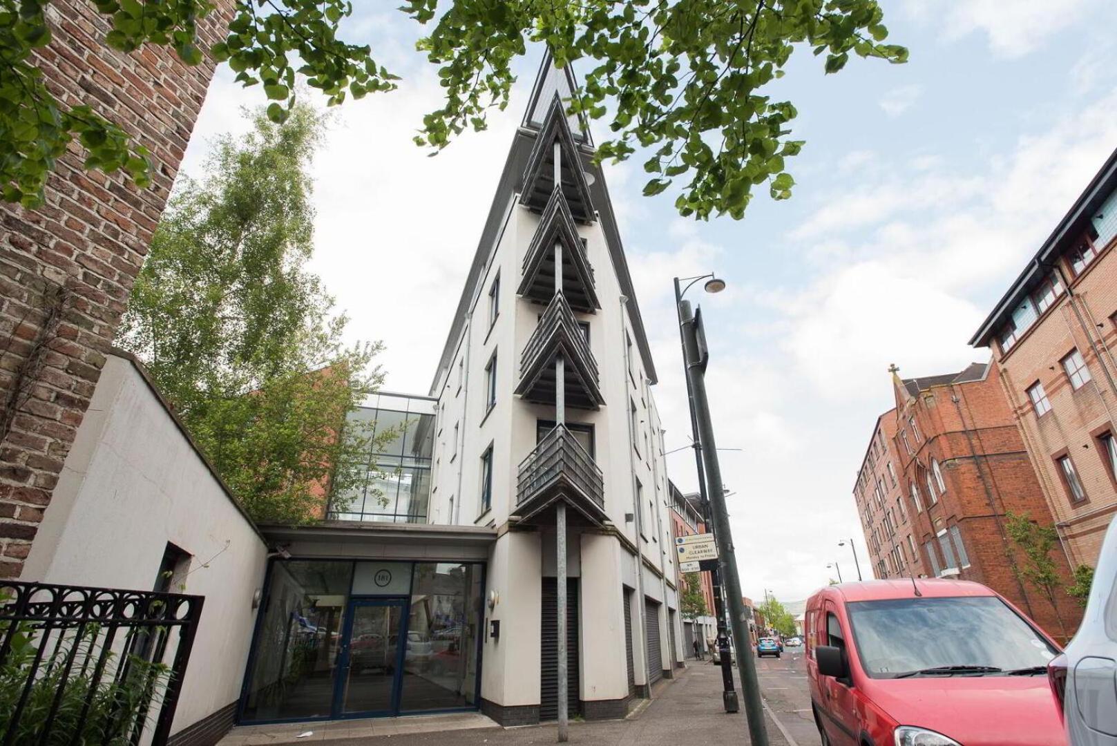 בלפסט Whitehall Square Apartments- Queen'S Quarters מראה חיצוני תמונה