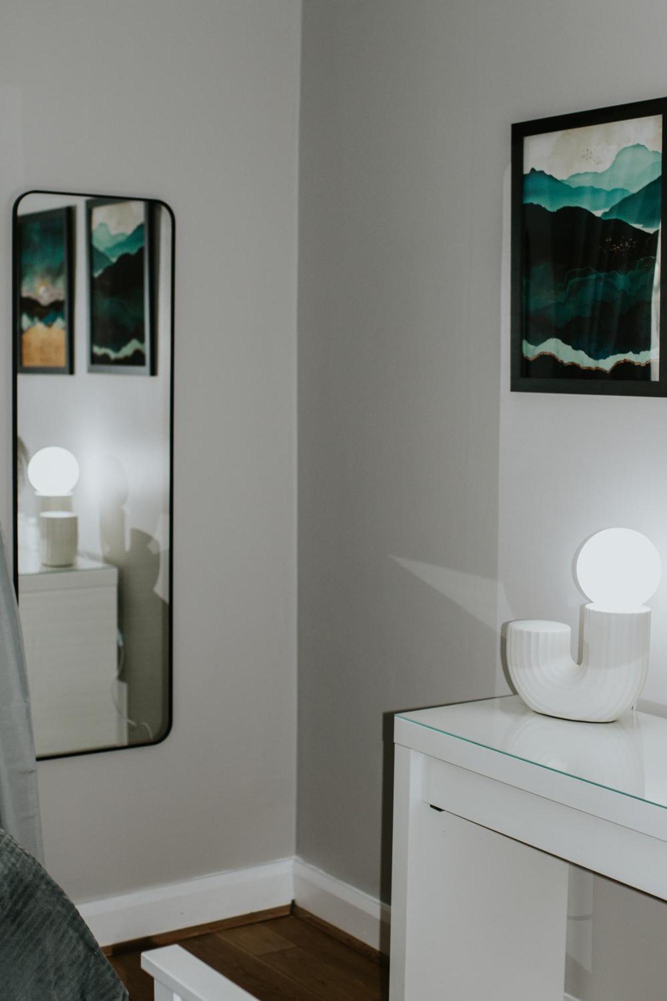 בלפסט Whitehall Square Apartments- Queen'S Quarters מראה חיצוני תמונה