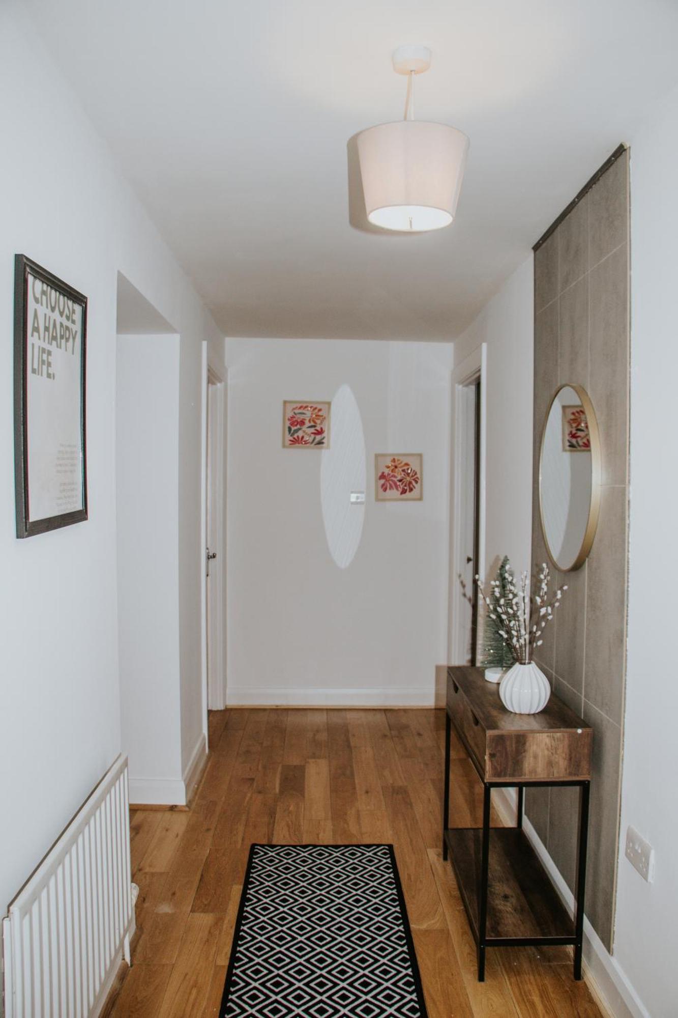 בלפסט Whitehall Square Apartments- Queen'S Quarters מראה חיצוני תמונה