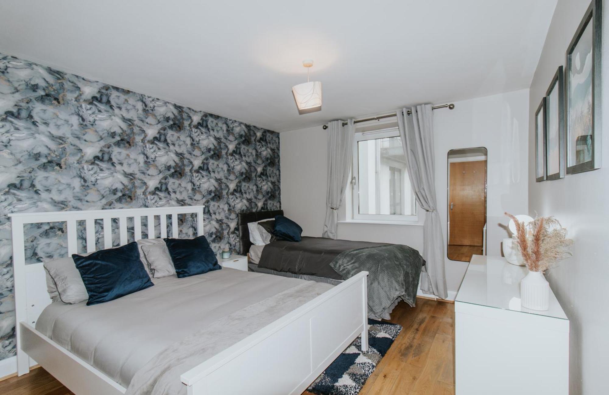 בלפסט Whitehall Square Apartments- Queen'S Quarters מראה חיצוני תמונה