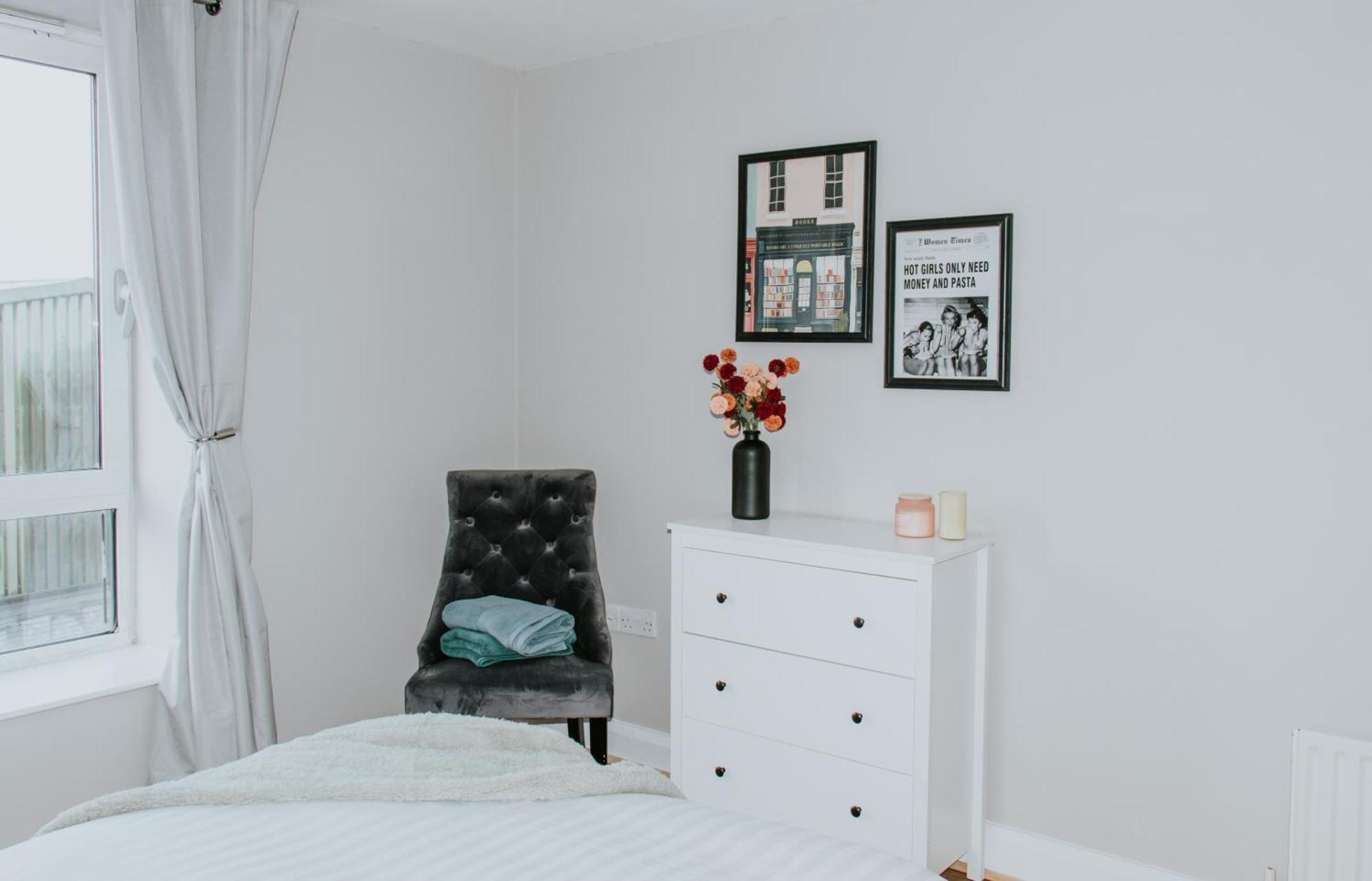 בלפסט Whitehall Square Apartments- Queen'S Quarters מראה חיצוני תמונה