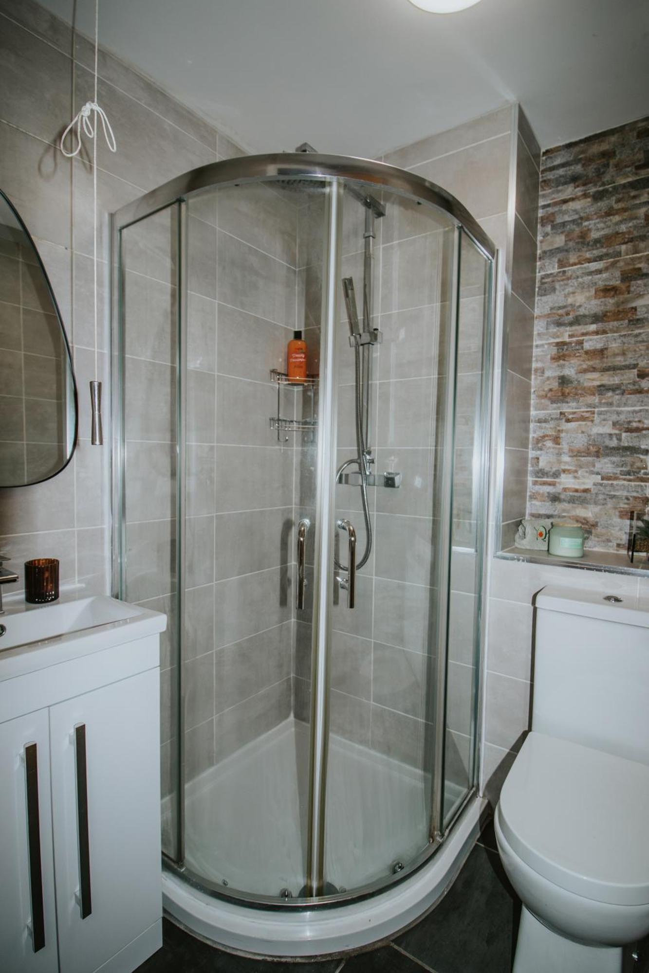 בלפסט Whitehall Square Apartments- Queen'S Quarters מראה חיצוני תמונה